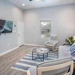 Cozy And Lovely 2Br 2Ba Apt#A Near Lively Downtown